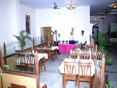 Hotel Chanakaya Agra
